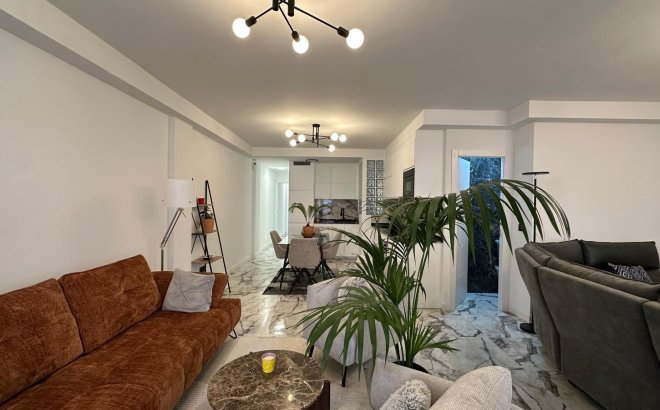 Apartment - Resale -
            Torrevieja - 98609