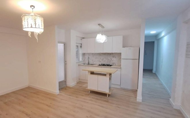 Apartment - Resale - Torrevieja -
                Centro