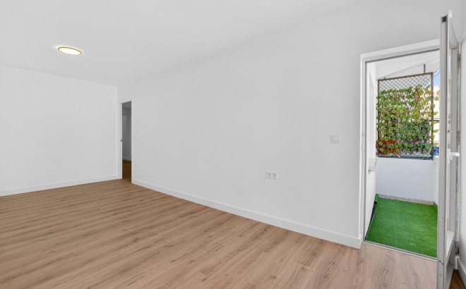 Apartment - Resale - Torrevieja - Centro