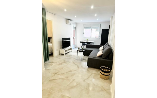 Apartment - Resale - Torrevieja -
                Centro
