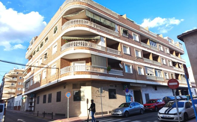 Apartment - Resale - Torrevieja -
                Centro