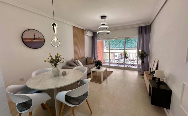 Apartment - Resale - Torrevieja -
                Habaneras