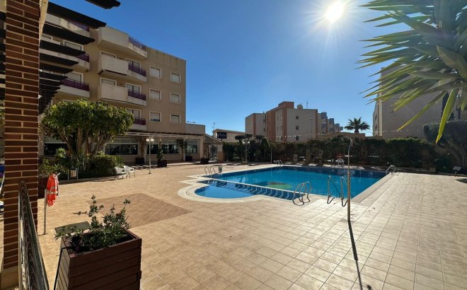 Appartement - Herverkoop - Orihuela Costa - Campoamor