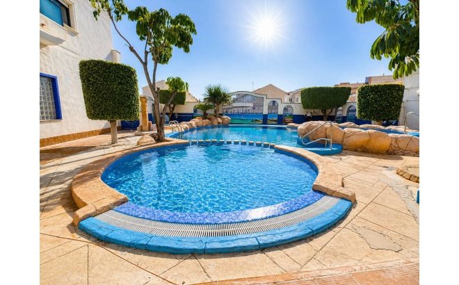 Appartement - Herverkoop - Orihuela Costa - Costa Blanca