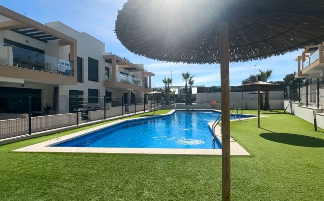 Appartement - Herverkoop - Orihuela Costa - Costa Blanca