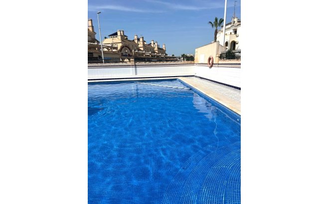 Appartement - Herverkoop - Orihuela Costa - La Zenia