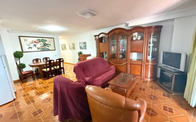 Appartement - Herverkoop - Orihuela Costa - Punta Prima