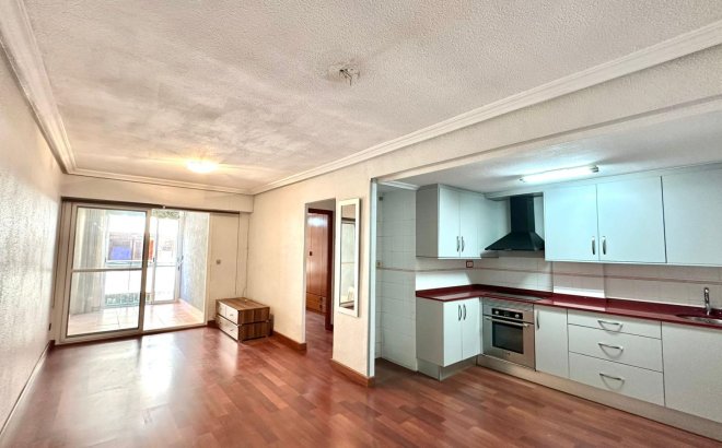 Appartement - Herverkoop - Torrevieja -
                Acequion