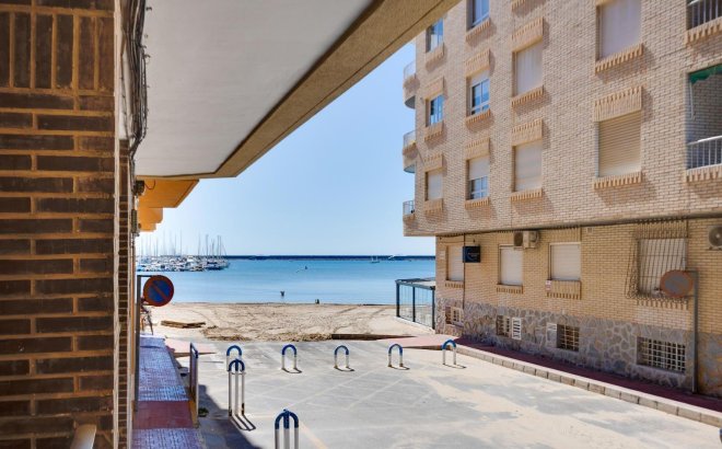 Appartement - Herverkoop - Torrevieja -
                Acequion