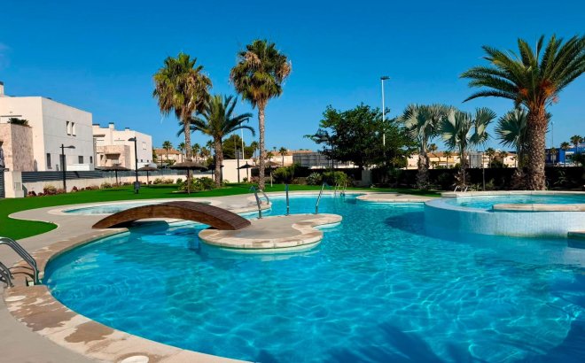 Appartement - Herverkoop - Torrevieja - Aguas Nuevas