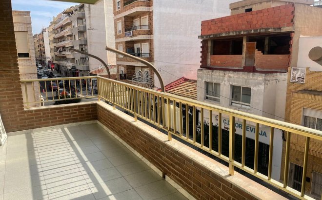Appartement - Herverkoop - Torrevieja - Centro