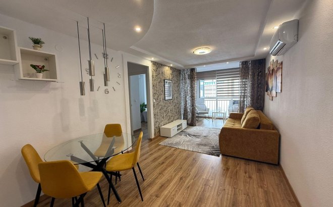 Appartement - Herverkoop - Torrevieja - Centro