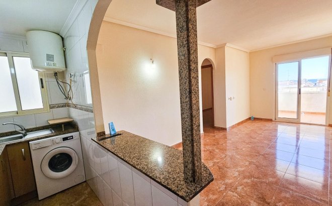 Appartement - Herverkoop - Torrevieja -
                Centro