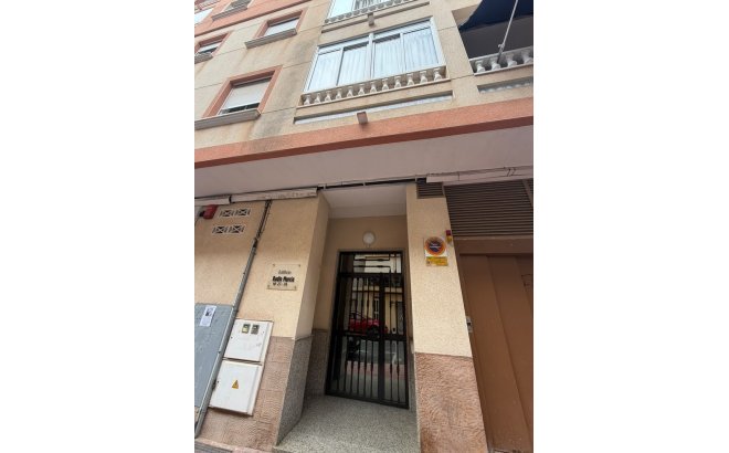 Appartement - Herverkoop - Torrevieja -
                Costa Blanca