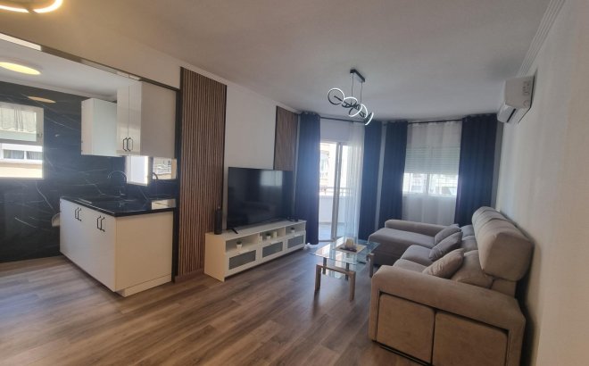 Appartement - Herverkoop - Torrevieja - Estacion De Autobuses