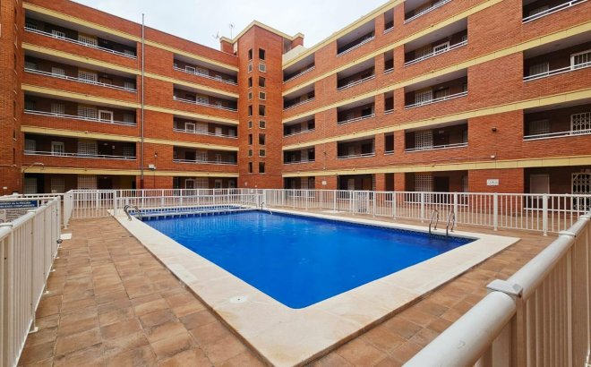 Appartement - Herverkoop - Torrevieja -
                Playa De Los Naufragos