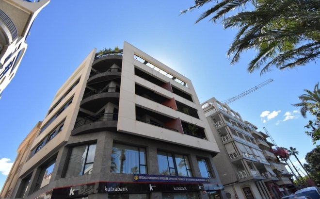 Appartement - Revente - Torrevieja - Centro - Muelle Pesquero