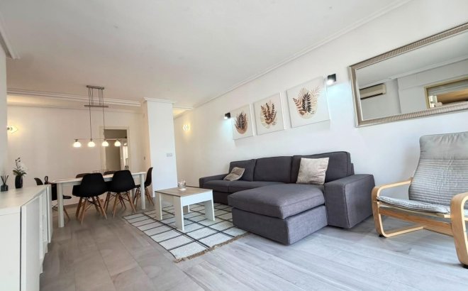 Appartement - Revente - Torrevieja -
                Centro - Muelle Pesquero