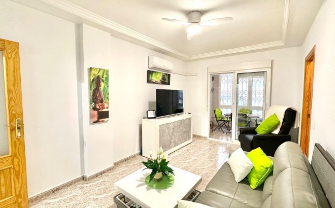 Appartement - Revente - Torrevieja -
                Centro