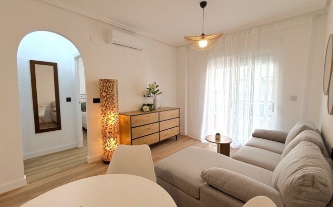 Appartement - Revente - Torrevieja -
                Costa Blanca
