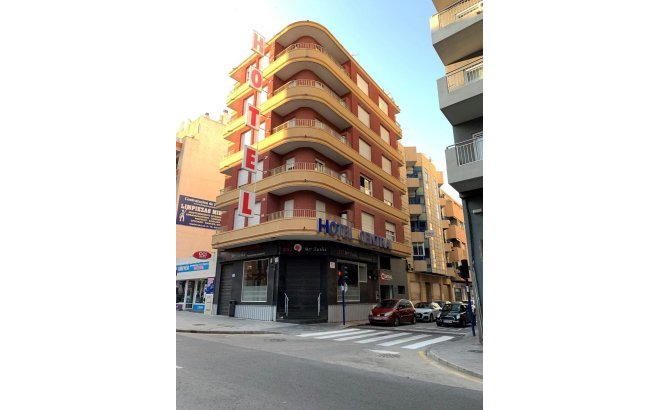 Commercial - Herverkoop - Torrevieja - Torrevieja