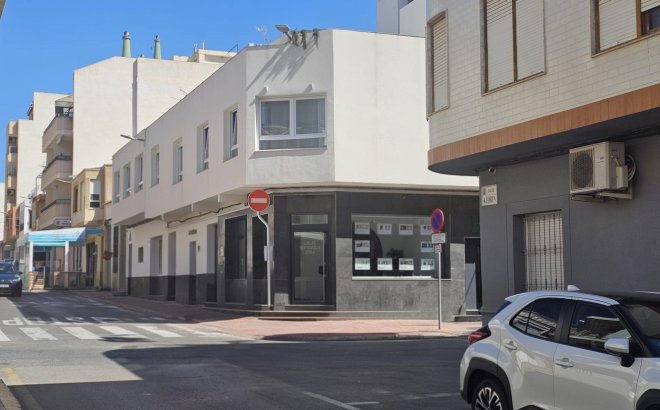 Commercial - Revente - Torrevieja -
                Centro