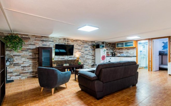 Dúplex - Herverkoop -
            Torrevieja - 93701