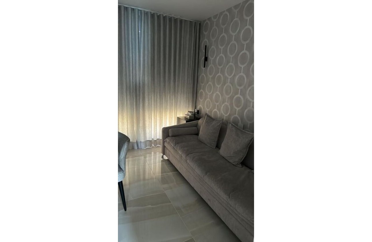 Herverkoop - Apartment Penthouse -
Punta Prima - Costa Blanca