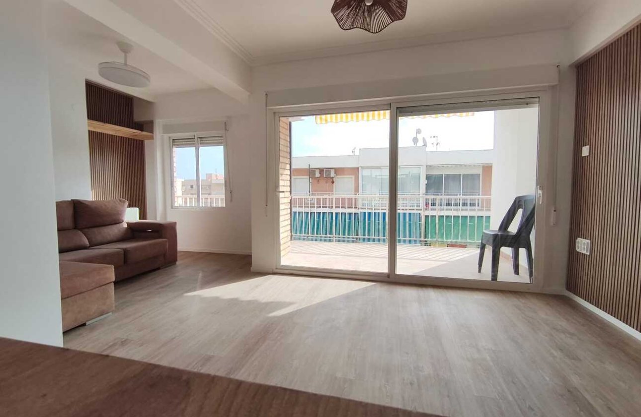 Herverkoop - Apartment Penthouse -
Punta Prima - Costa Blanca