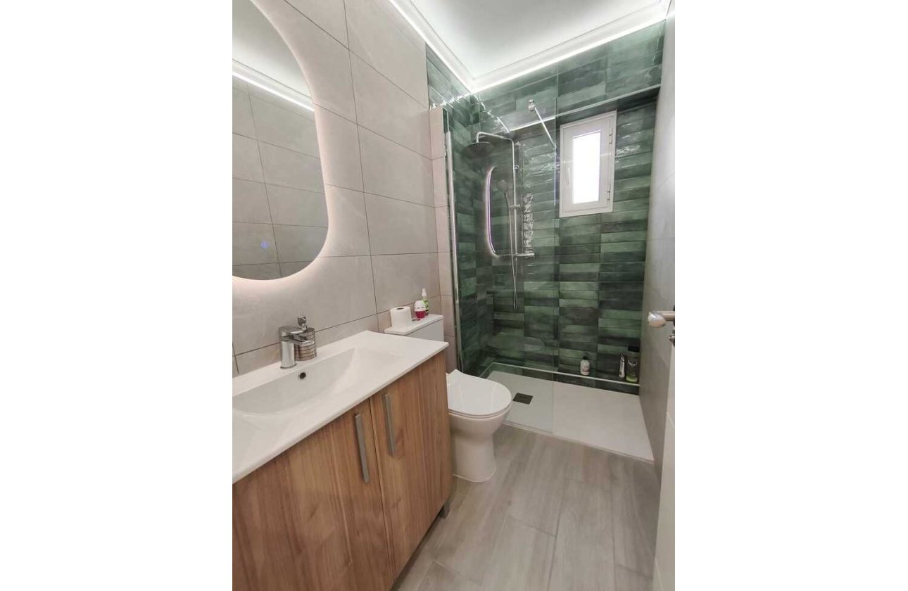 Herverkoop - Apartment Penthouse -
Punta Prima - Costa Blanca