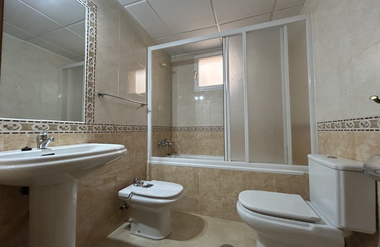 Herverkoop - Appartement -
2778 - Inland