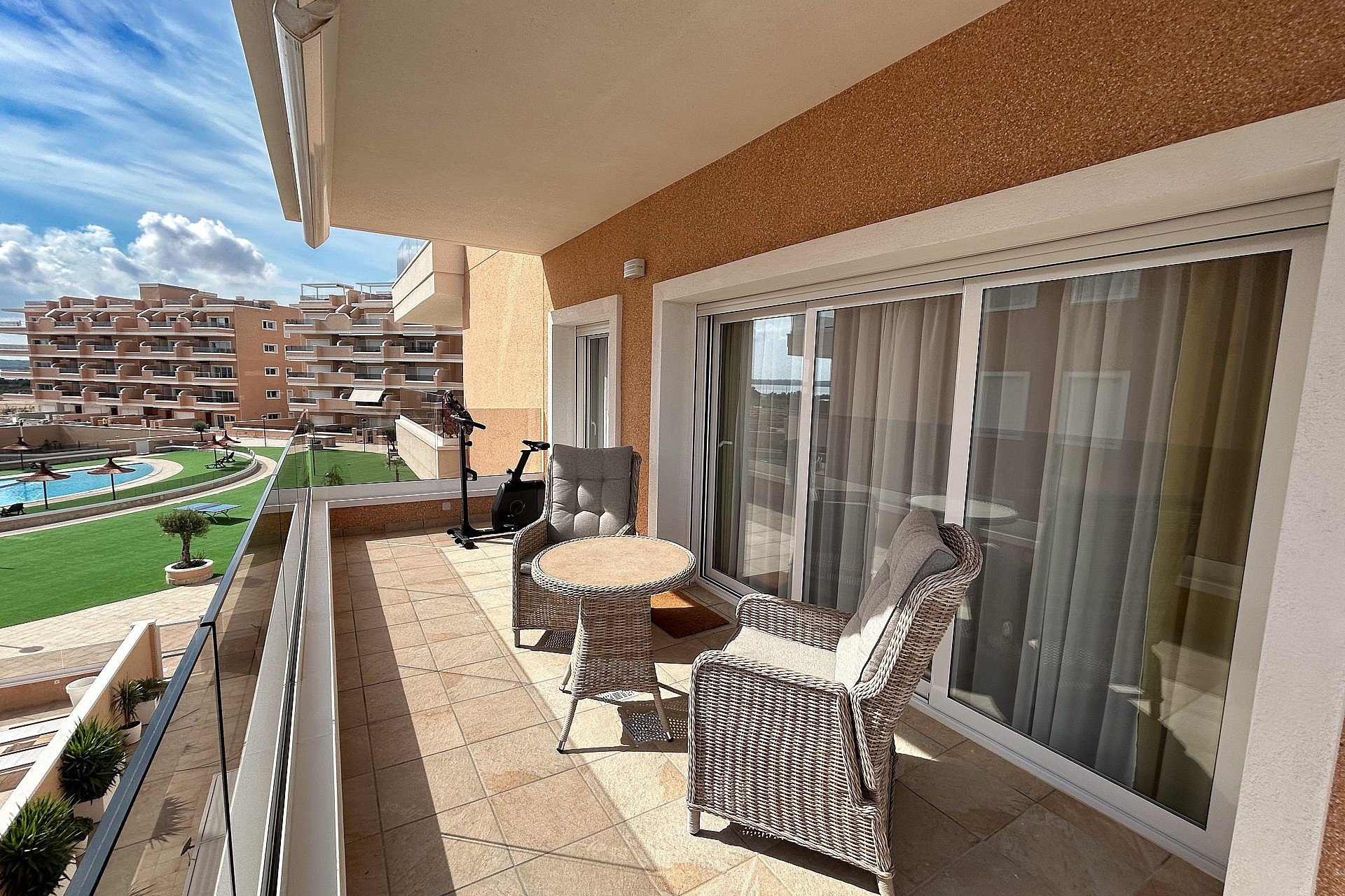 Herverkoop - Appartement -
El Raso - Costa Blanca