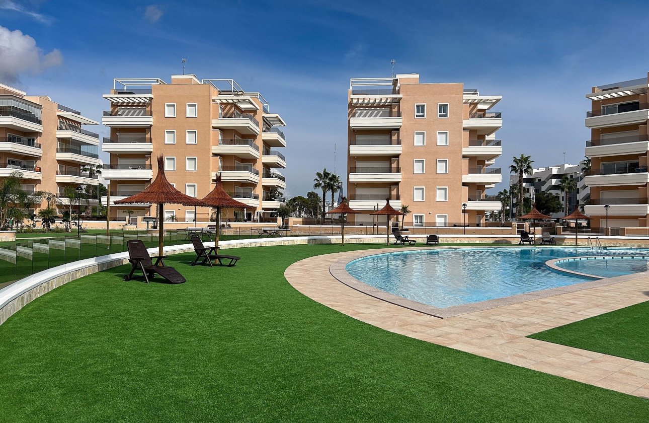 Herverkoop - Appartement -
El Raso - Costa Blanca