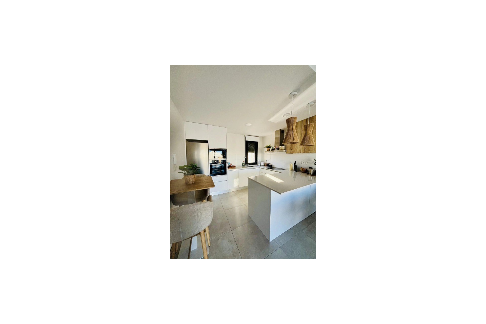 Herverkoop - Appartement -
Las Filipinas - Inland