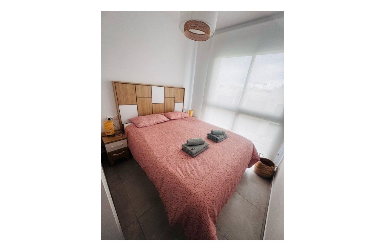 Herverkoop - Appartement -
Las Filipinas - Inland