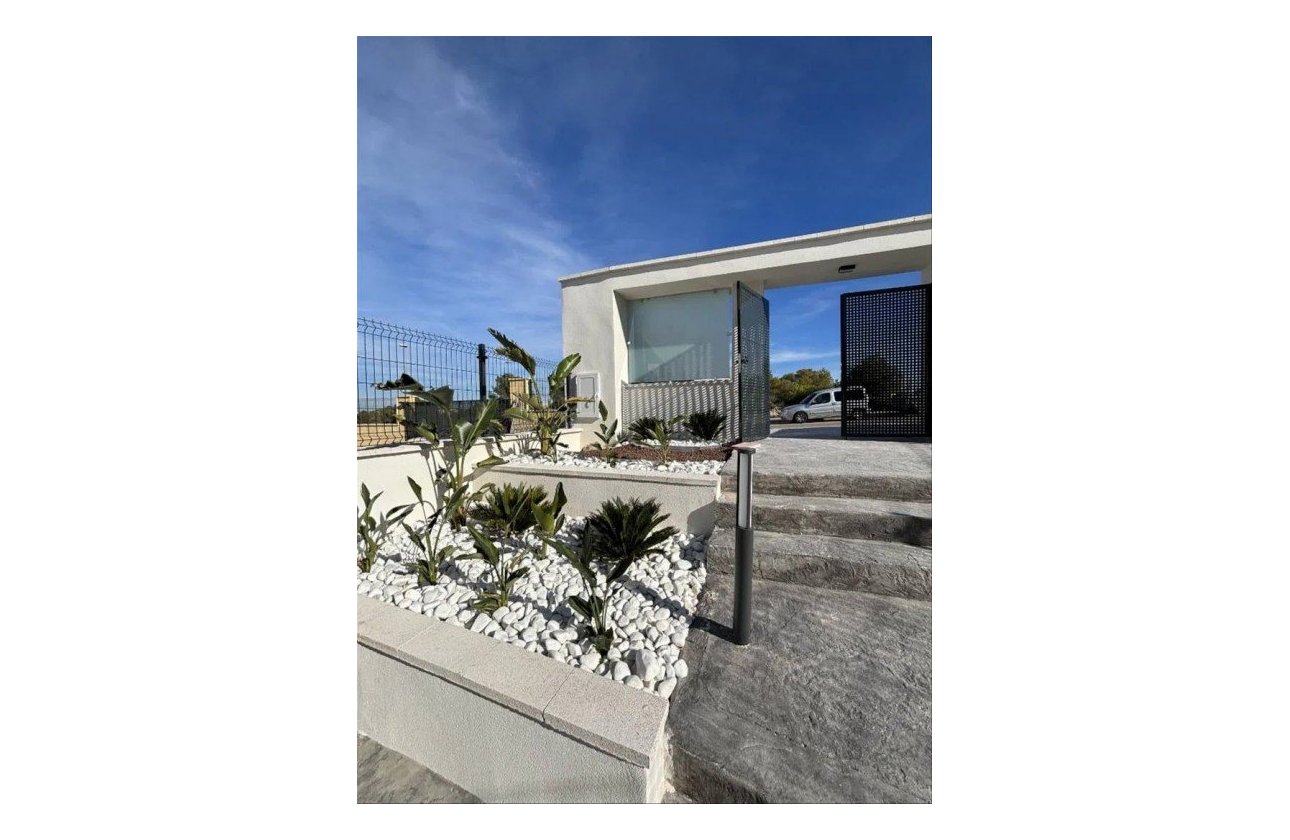 Herverkoop - Appartement -
Las Filipinas - Inland