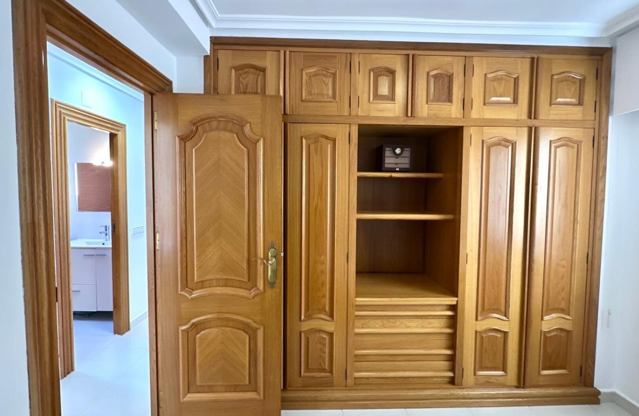 Herverkoop - Appartement -
Orihuela Costa - Campoamor