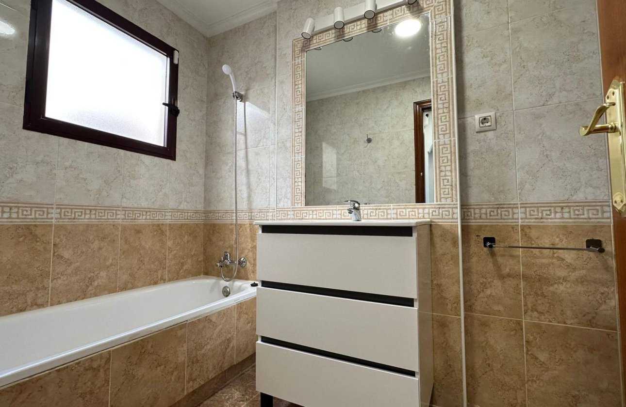 Herverkoop - Appartement -
Orihuela Costa - Campoamor