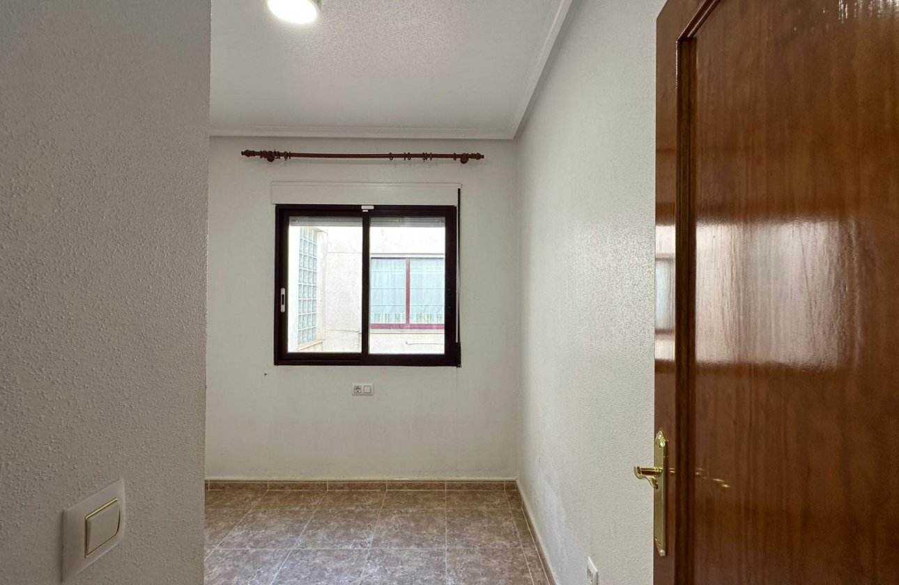 Herverkoop - Appartement -
Orihuela Costa - Campoamor