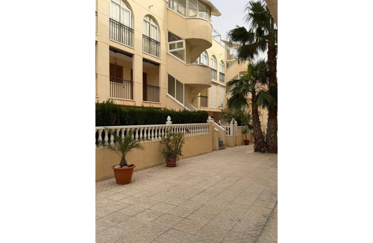 Herverkoop - Appartement -
Orihuela Costa - La Regia