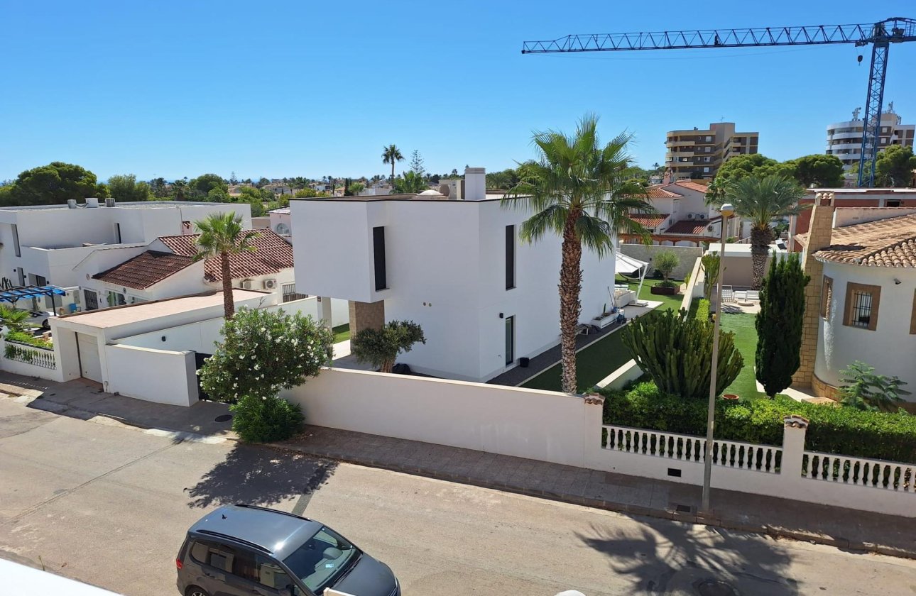 Herverkoop - Appartement -
Orihuela Costa - La Zenia
