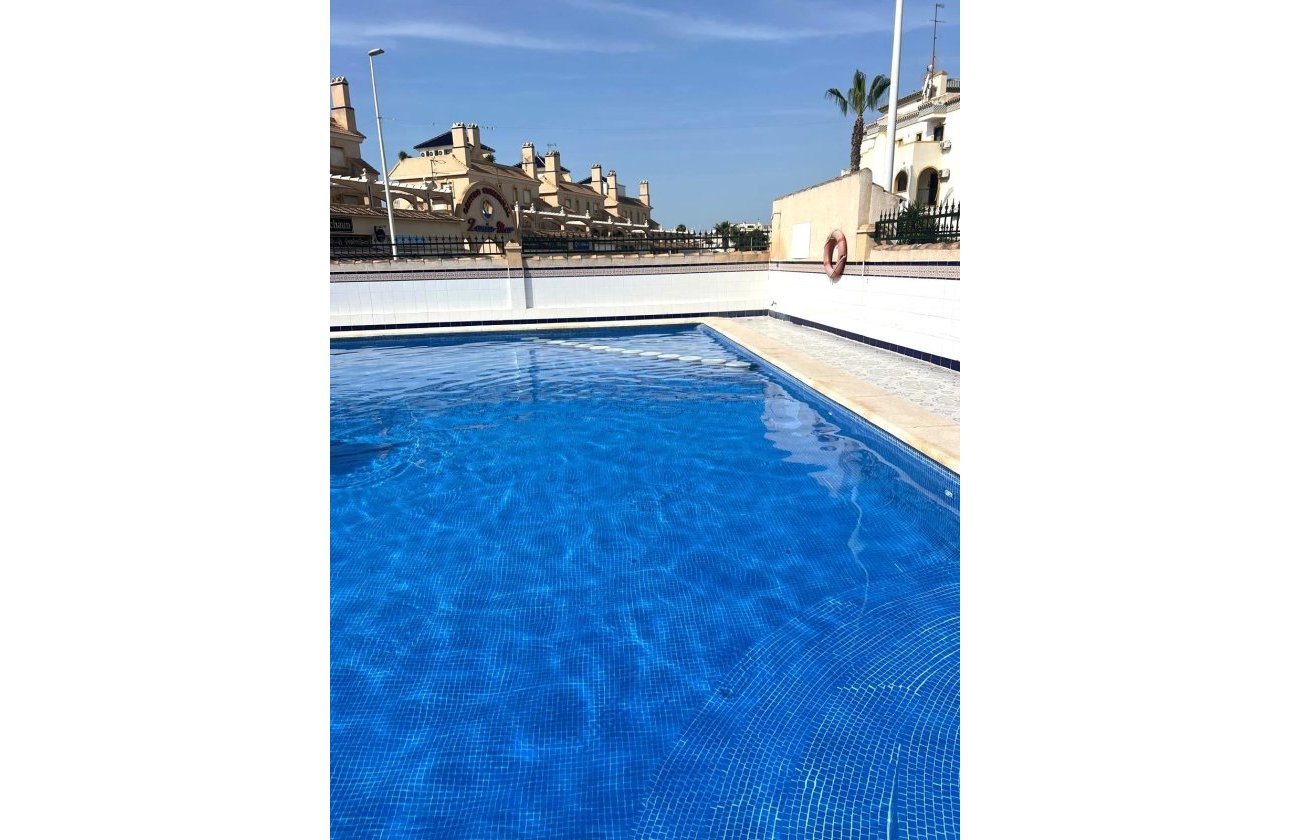 Herverkoop - Appartement -
Orihuela Costa - La Zenia