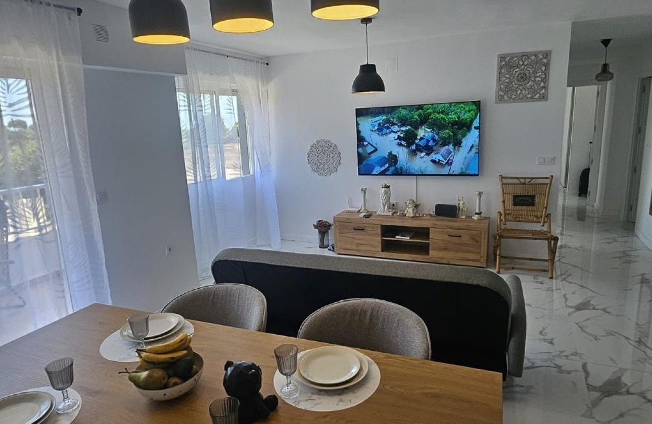 Herverkoop - Appartement -
Orihuela Costa - Punta Prima
