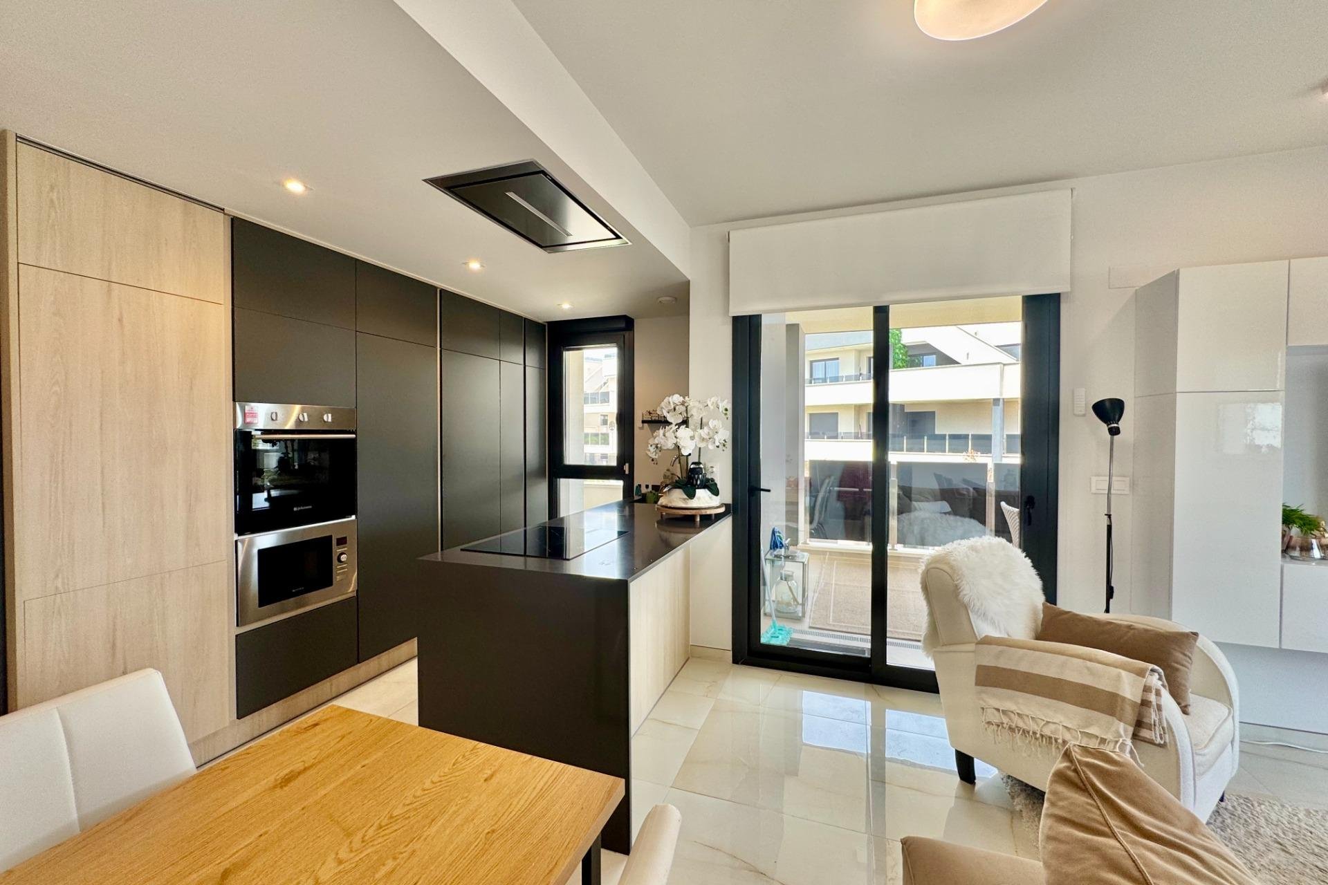 Herverkoop - Appartement -
Orihuela Costa - Punta Prima