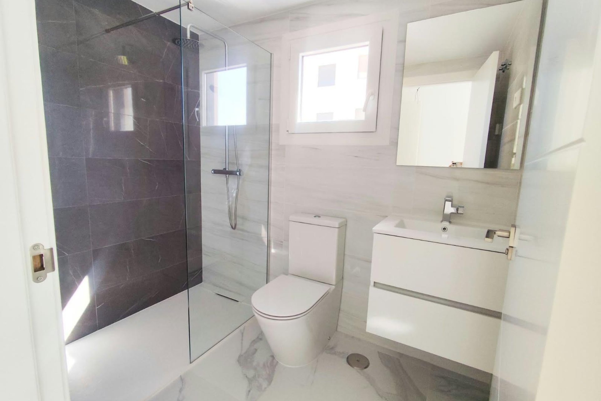 Herverkoop - Appartement -
Orihuela Costa - Punta Prima