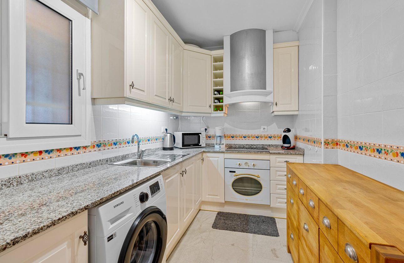 Herverkoop - Appartement -
Playa Flamenca - Costa Blanca