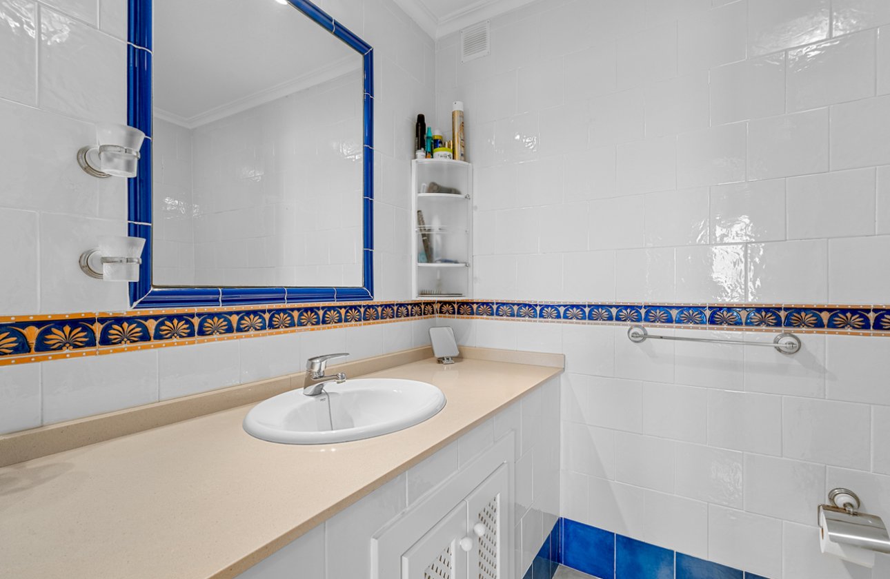 Herverkoop - Appartement -
Playa Flamenca - Costa Blanca