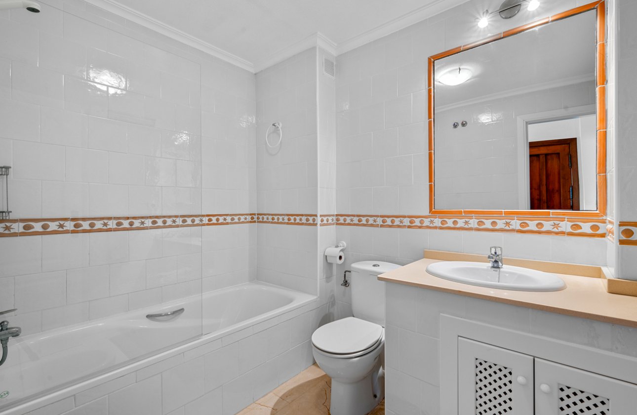 Herverkoop - Appartement -
Playa Flamenca - Costa Blanca