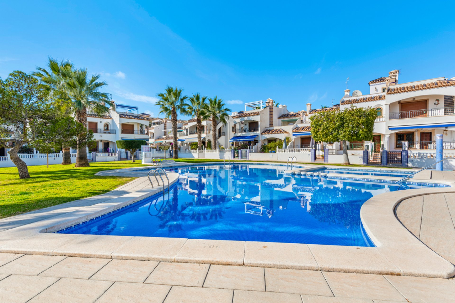 Herverkoop - Appartement -
Playa Flamenca - Costa Blanca