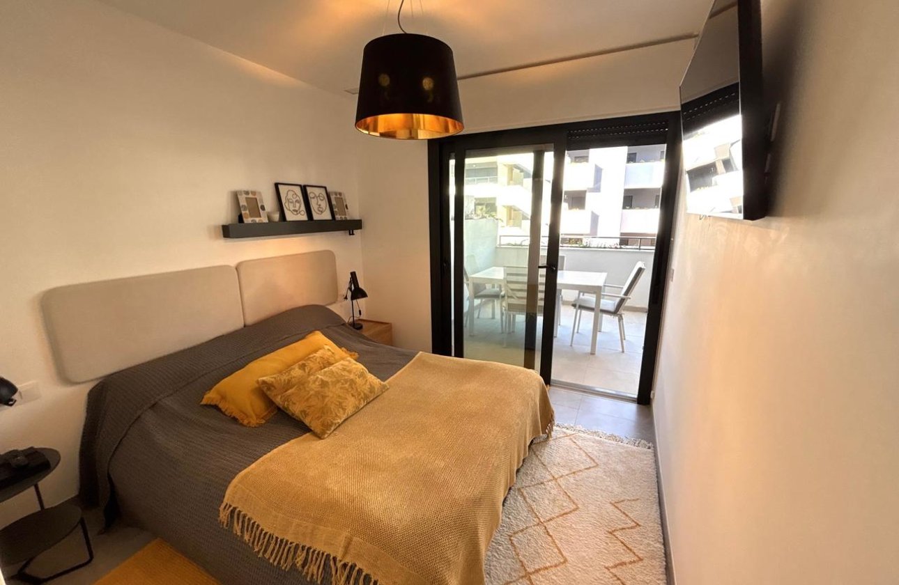 Herverkoop - Appartement -
Playa Flamenca - Costa Blanca